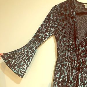 Bell sleeved romper UO